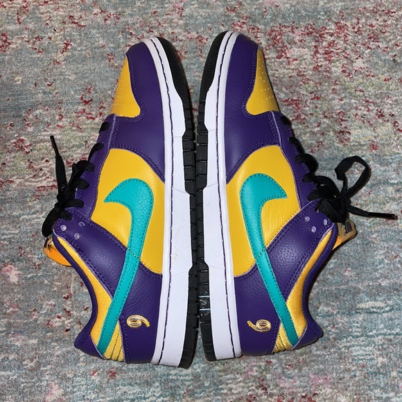 Like new! Lisa Leslie Nike Dunks | Low | Women’s Size 8.5 💜💛💚 - Picture 3 of 9